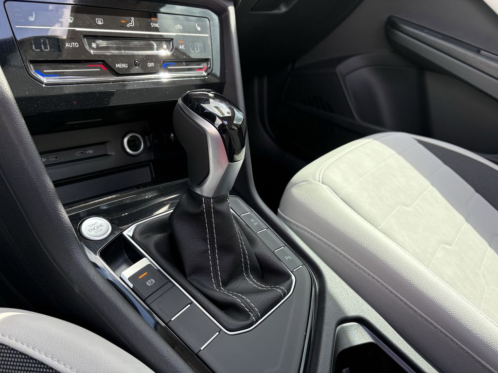 New 2026 White Volkswagen 1.5T SE image 21