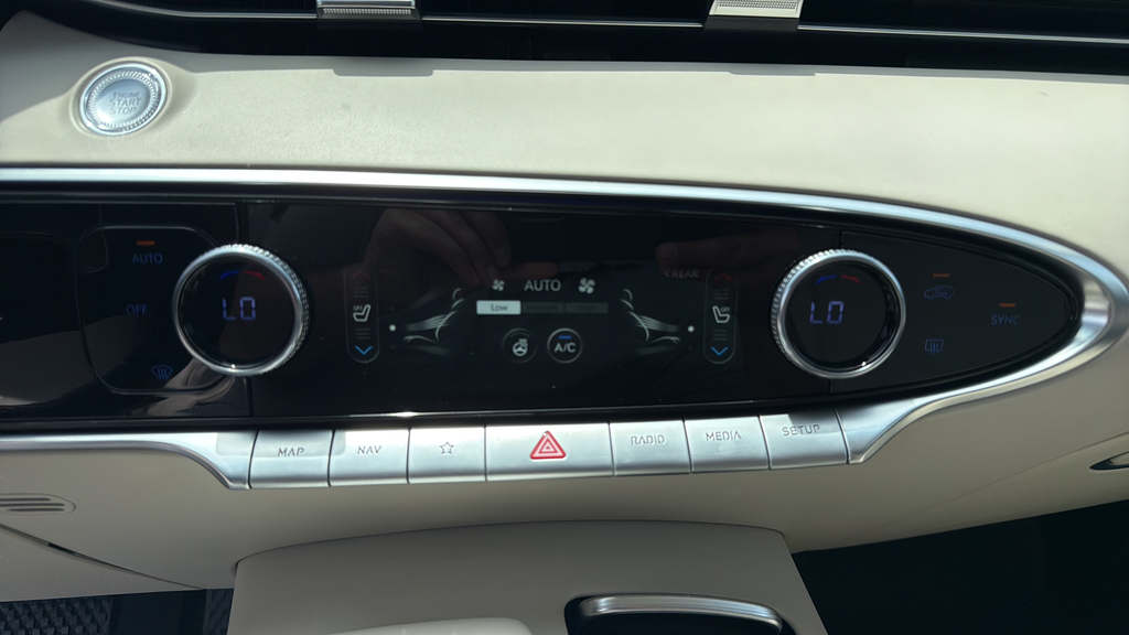 2023 Genesis GV70