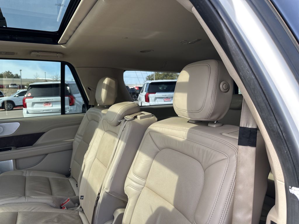 Used Car 2020 Lincoln Navigator L  L Reserve For Sale Under $35,000 In Austin, Texas