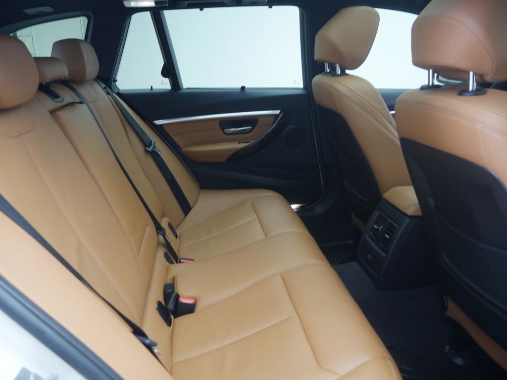 Thumbnail: 2019 BMW 3 Series - 28