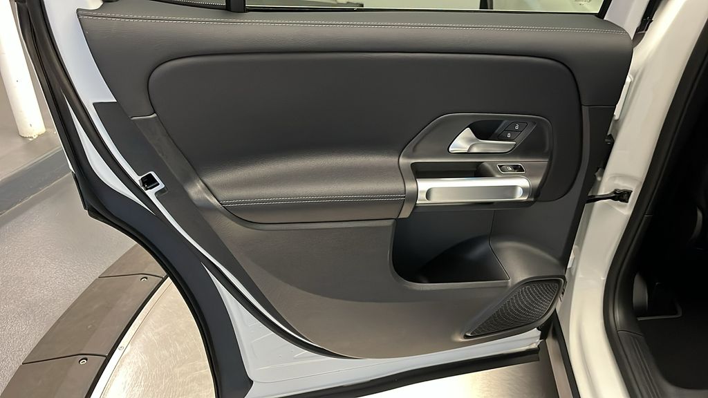 2025 Mercedes-Benz GLB 250 22