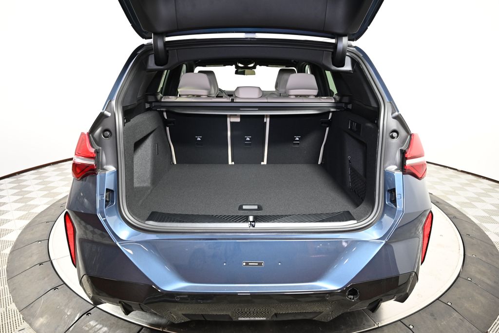 Thumbnail: 2026 BMW X3 - 10
