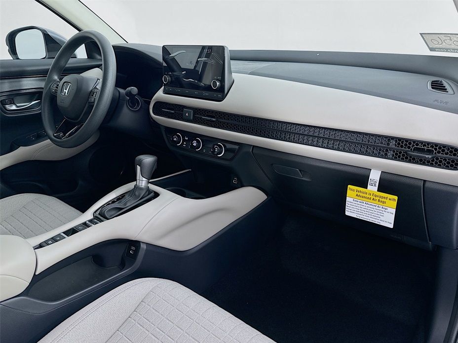 2025 Honda HR-V LX photo