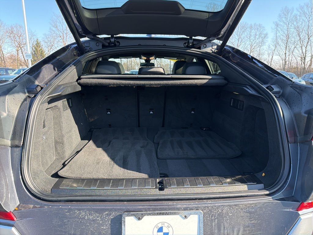 Thumbnail: 2021 BMW X6 - 22