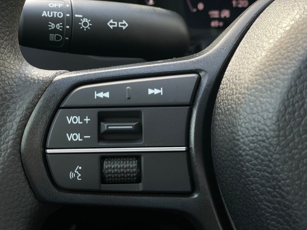 2025 Honda Accord LX 14