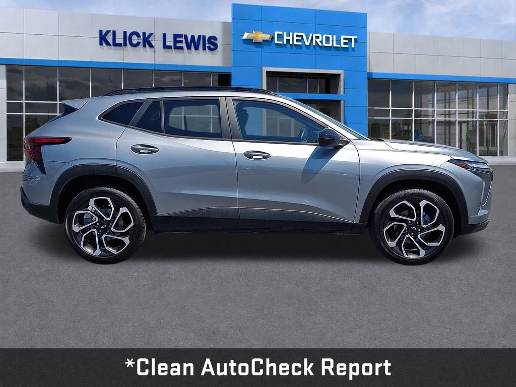 2025 Chevrolet Trax 2RS Gray at Klick Lewis Buick Chevrolet