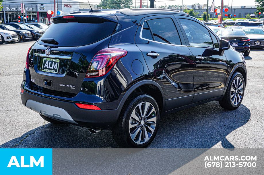 Used 2021 Blue Buick Preferred image 5