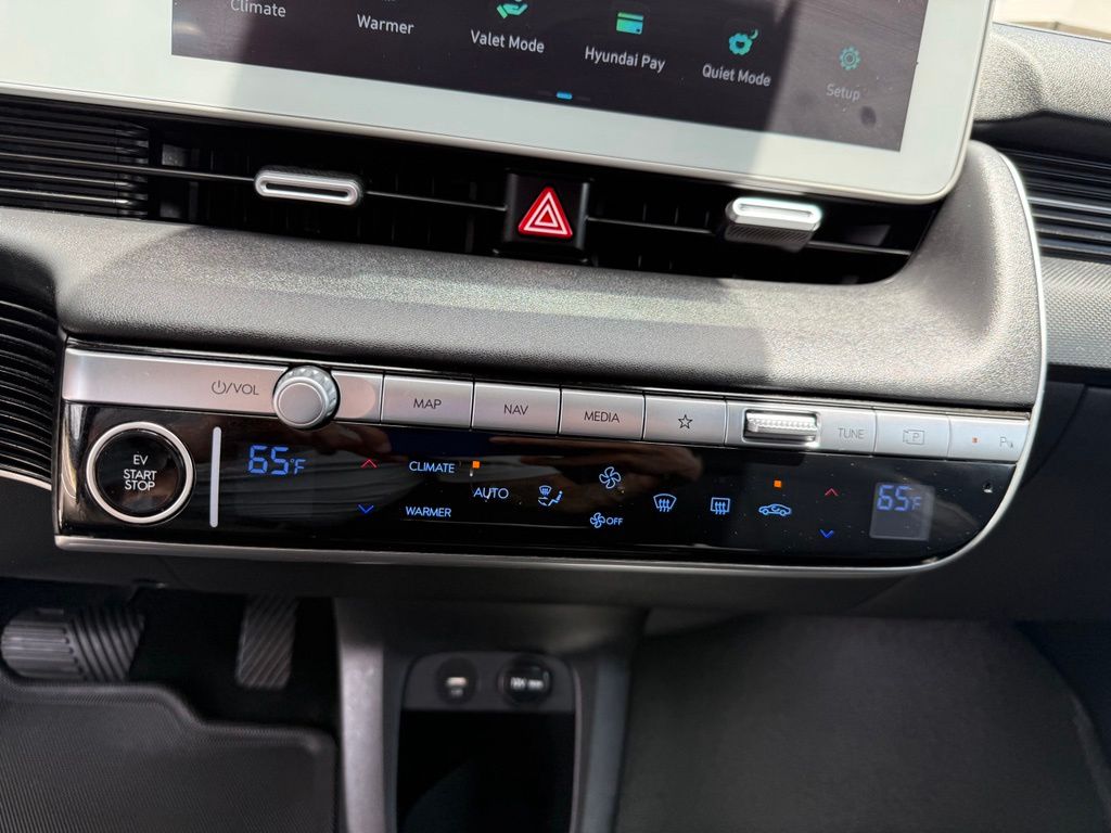 Thumbnail: 2023 Hyundai Ioniq 5 - 19