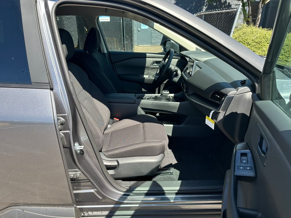 2025 Nissan Rogue S