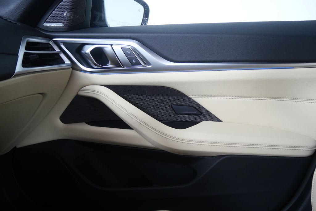 Thumbnail: 2026 BMW i4 - 23