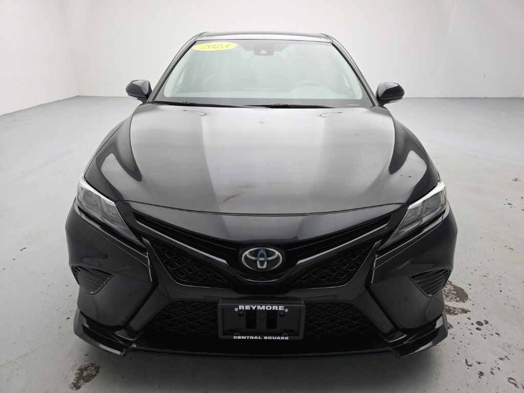 View vehicle photo 3