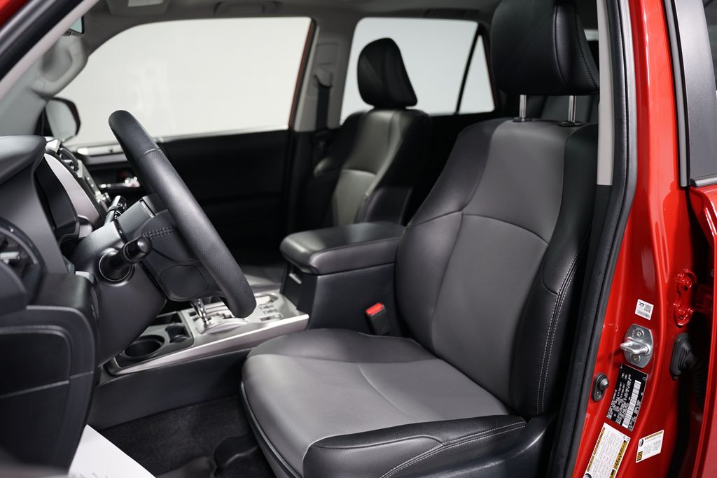 2022 Toyota 4Runner SR5 28