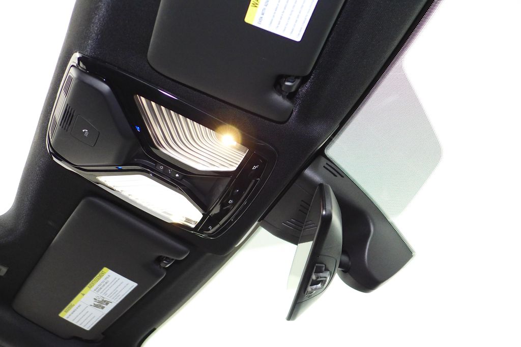 Thumbnail: 2025 BMW i4 - 17