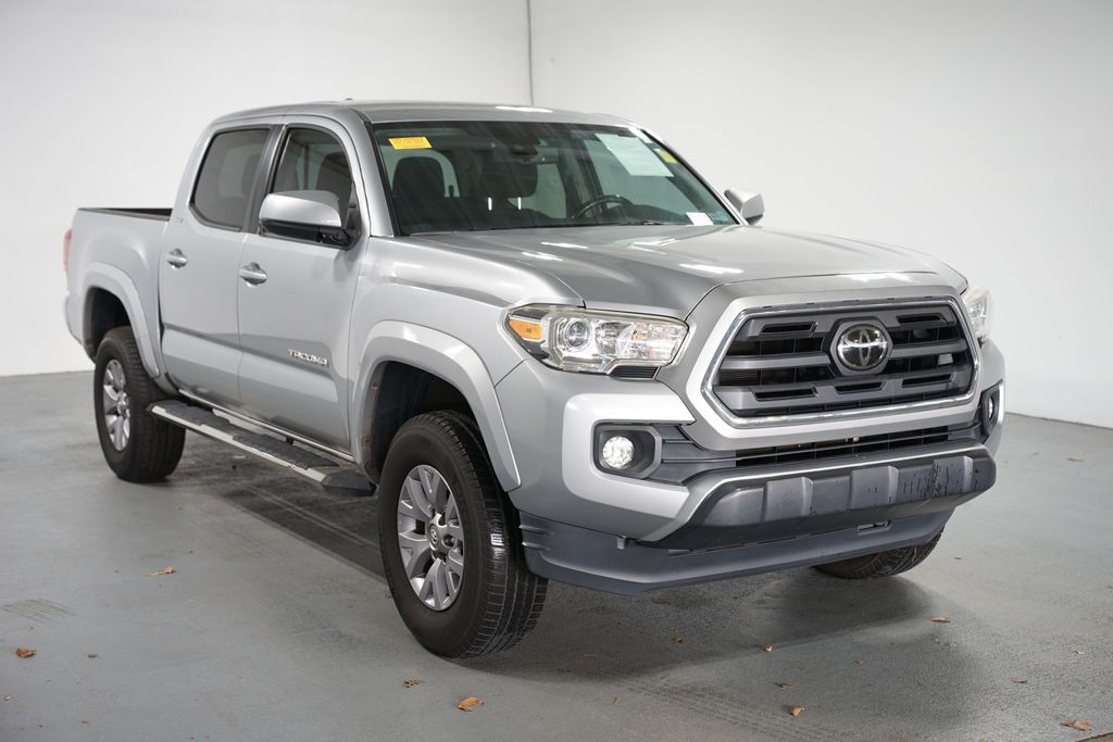 Thumbnail: 2019 Toyota Tacoma - 3