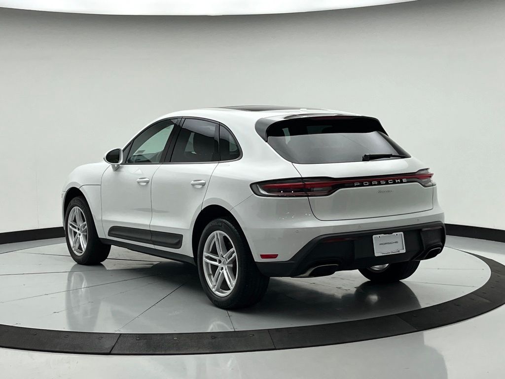 Thumbnail: 2024 Porsche Macan - 3