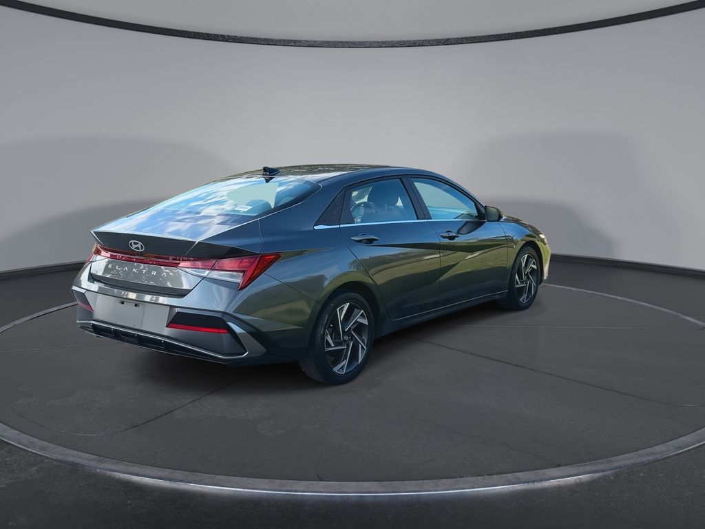 Thumbnail: 2024 Hyundai Elantra - 8
