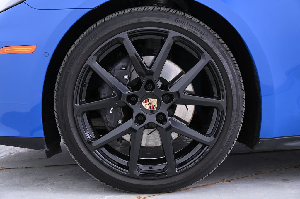 Thumbnail: 2024 Porsche Panamera - 15