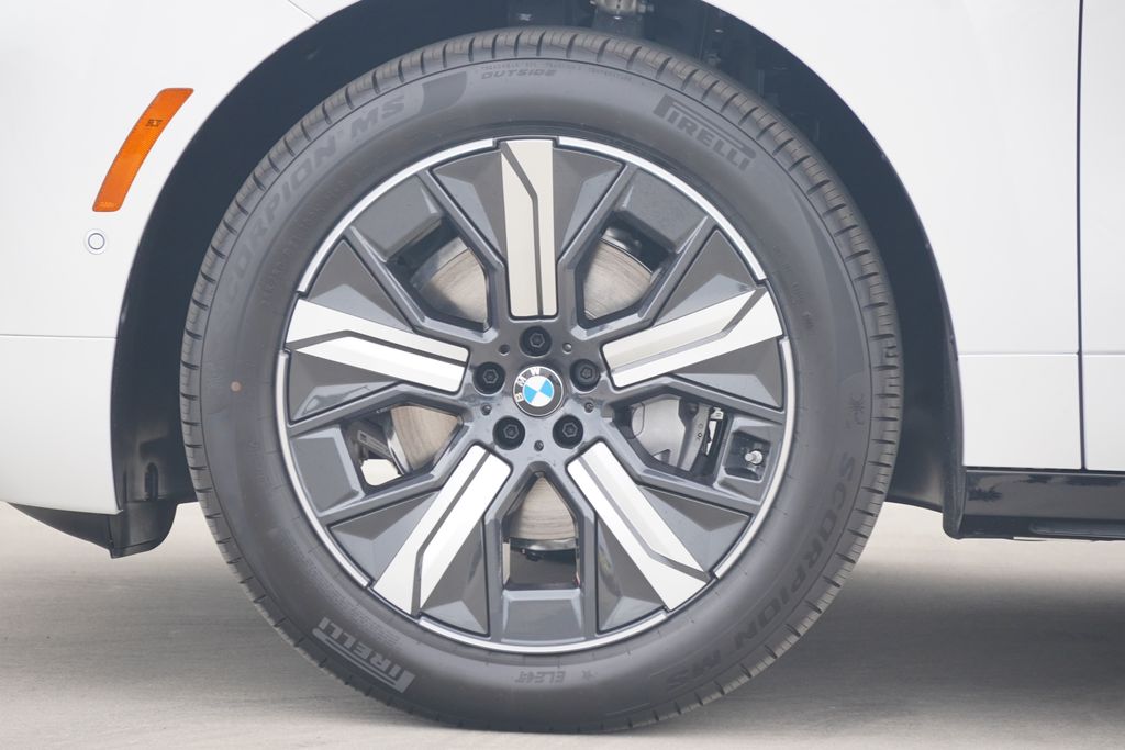 Thumbnail: 2026 BMW iX - 5