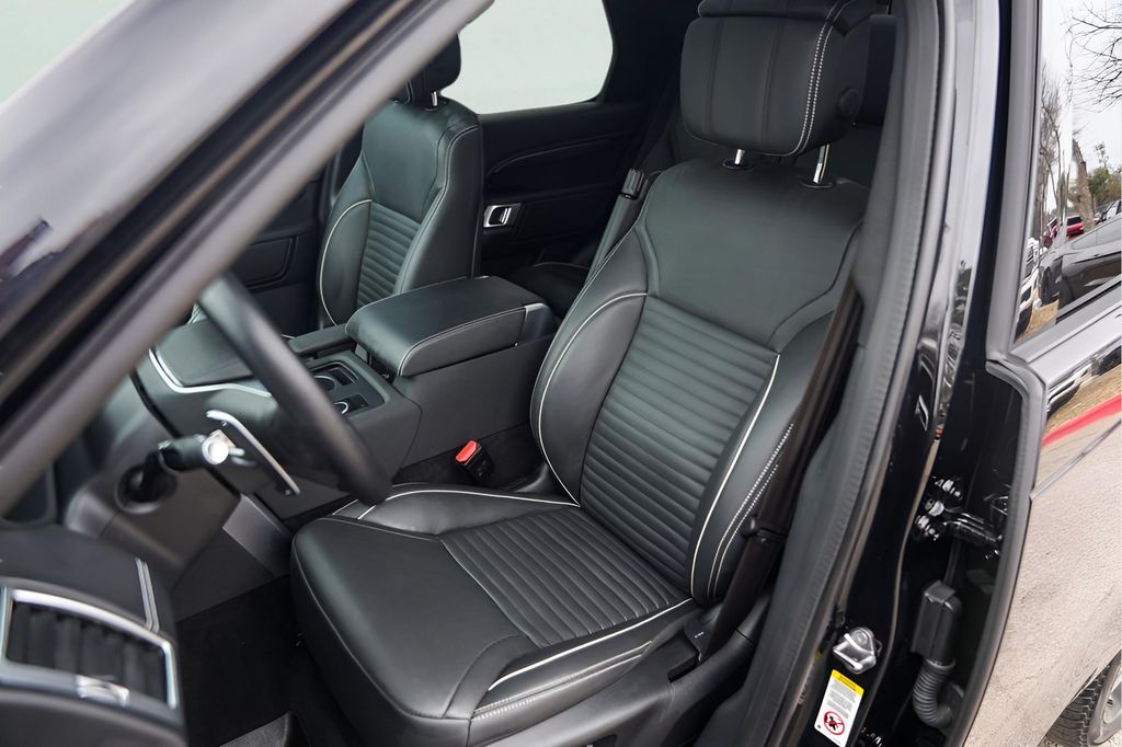 Used Car 2024 Land Rover Discovery  Metropolitan Edition For Sale Under $70,000 In Austin, Texas