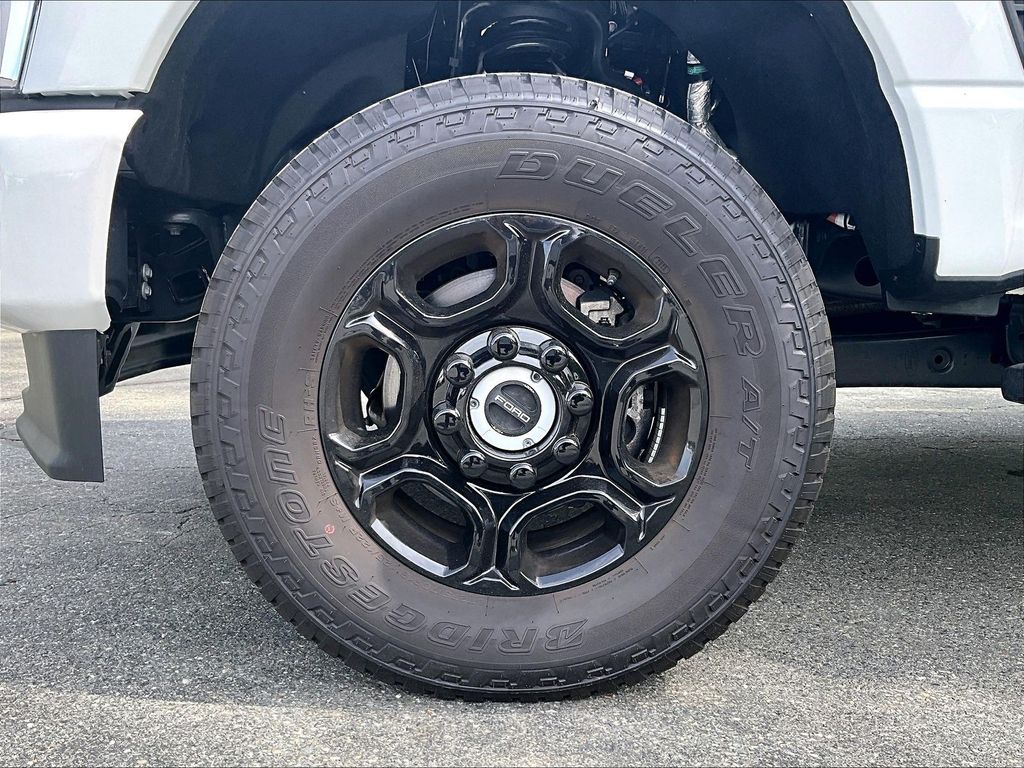 2026 Ford F-350SD — photo 13