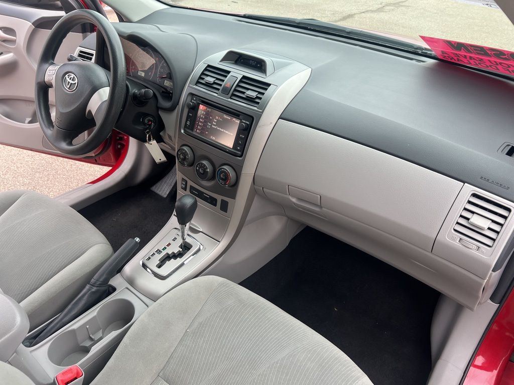 2013 Toyota Corolla L photo