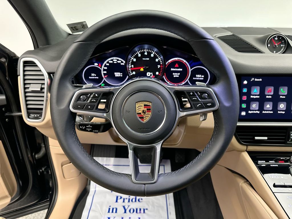 2022 Porsche Cayenne Base 18