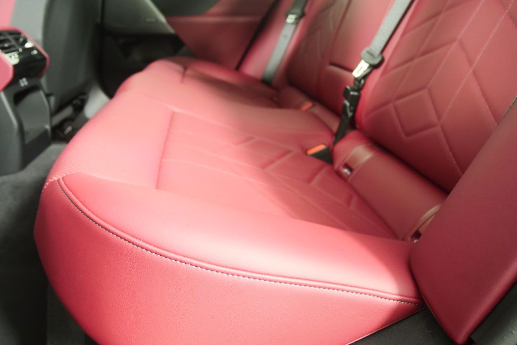 Thumbnail: 2025 BMW 5 Series - 15