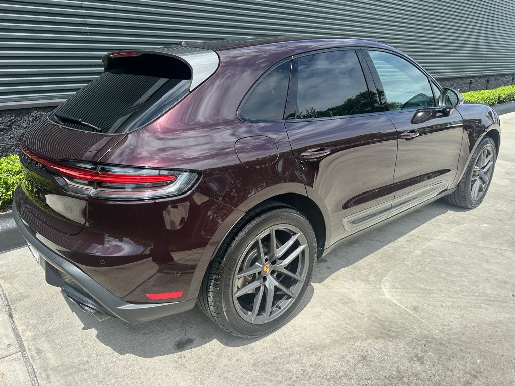 Thumbnail: 2026 Porsche Macan - 9