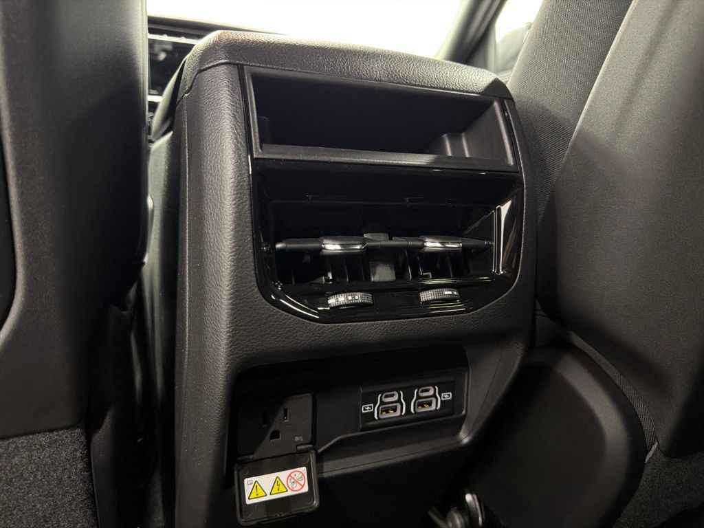 2026 Jeep Grand Cherokee Laredo X - 11