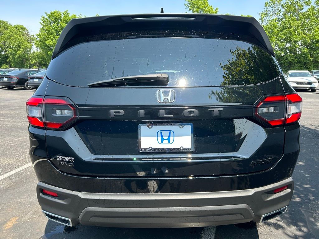 2025 Honda Pilot Sport 4