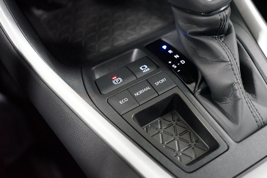 Thumbnail: 2025 Toyota RAV4 - 22