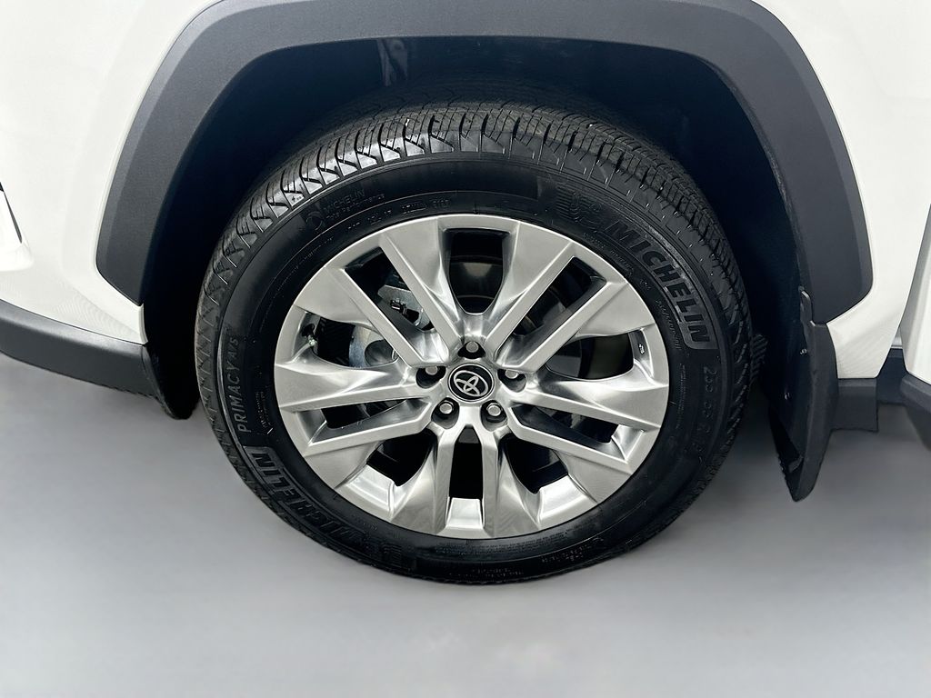 Thumbnail: 2025 Toyota RAV4 - 32