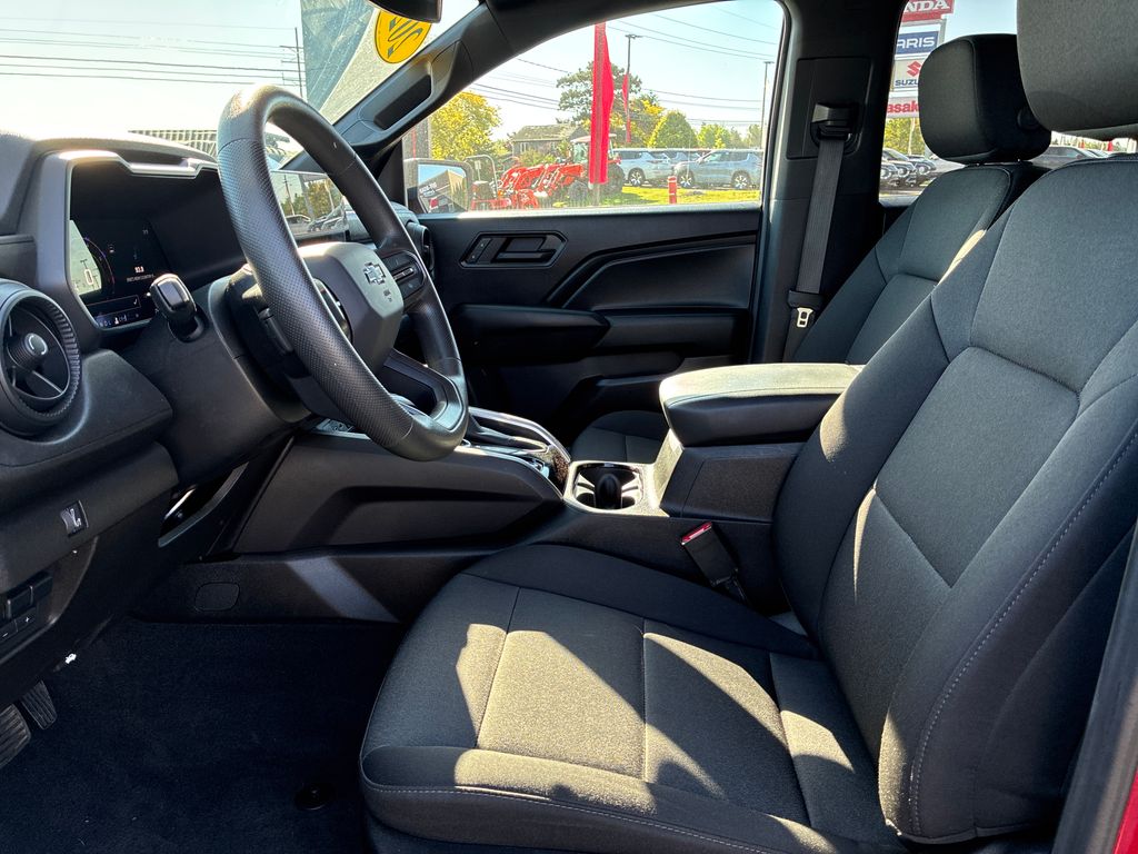 2024 Chevrolet Colorado Trail Boss - 9