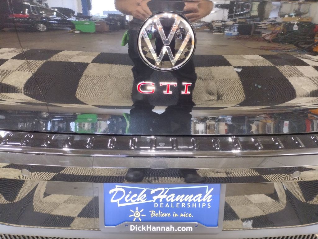 2025 Volkswagen Golf GTI Autobahn