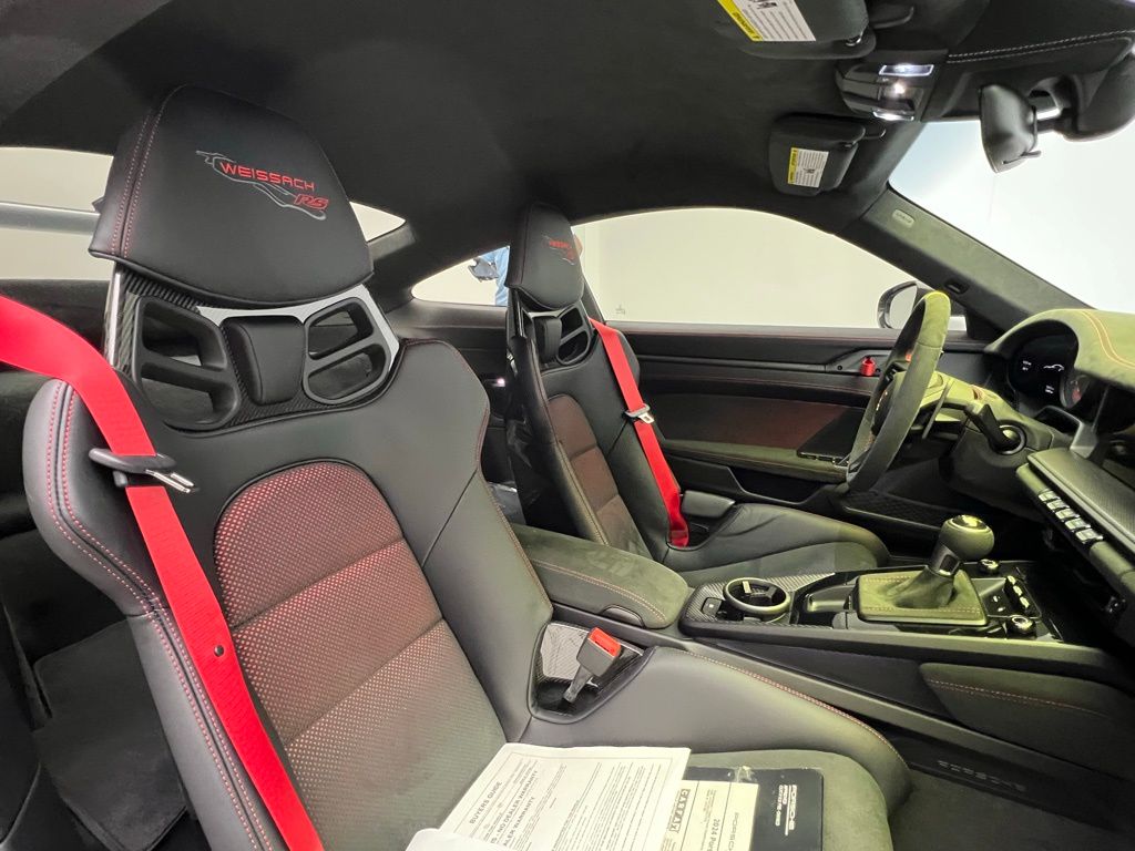 Thumbnail: 2024 Porsche 911 - 17