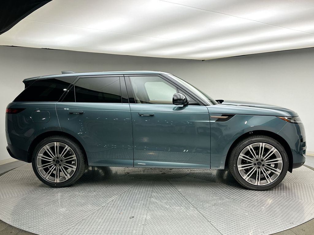 Thumbnail: 2026 Land Rover Range Rover Sport - 4