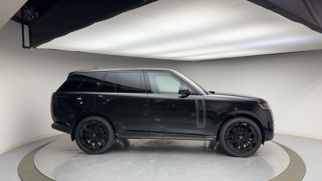 Thumbnail: 2023 Land Rover Range Rover - 9