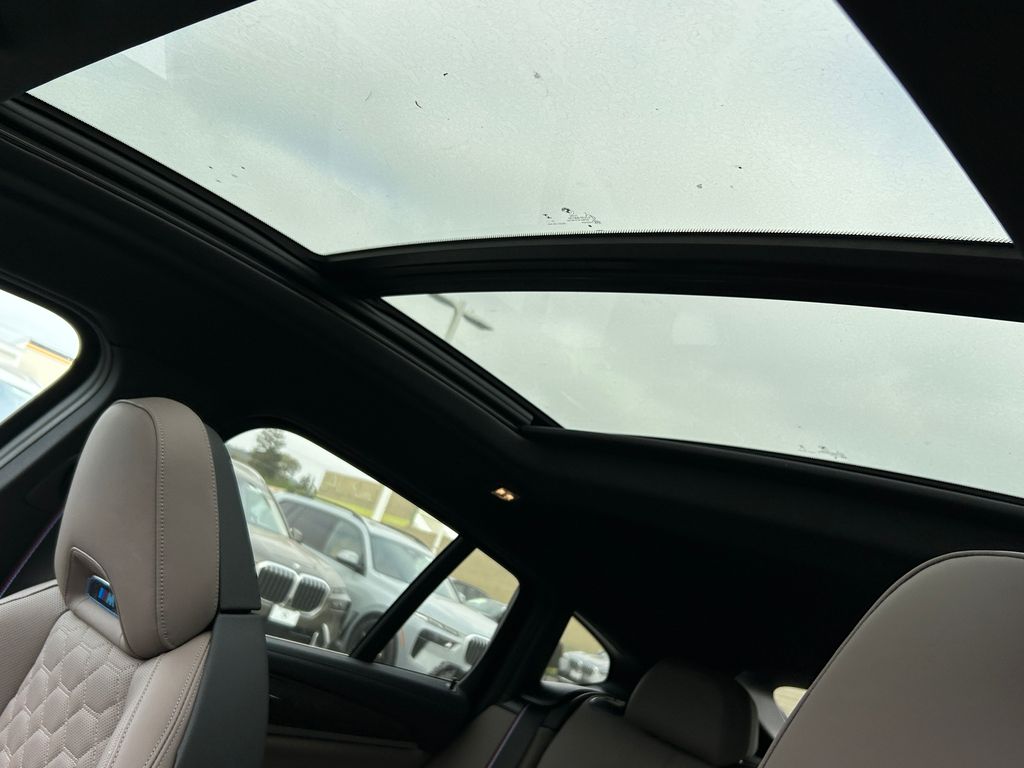 Thumbnail: 2025 BMW X4 - 16