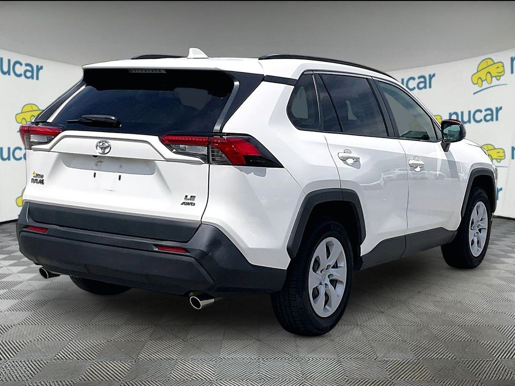 2019 Toyota RAV4 — photo 6
