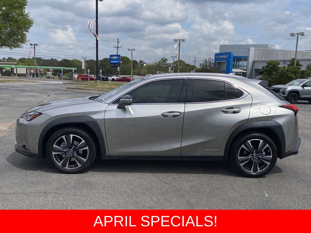 View vehicle photo 7