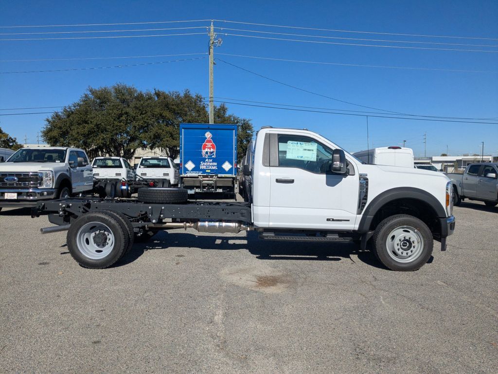 2025 Ford F-550 Chassis XL