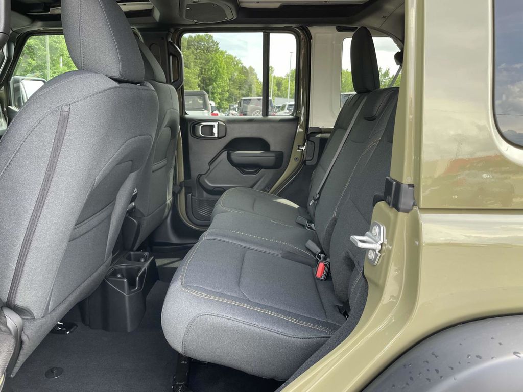 2025 Jeep Wrangler 4-Door Willys - Photo 19