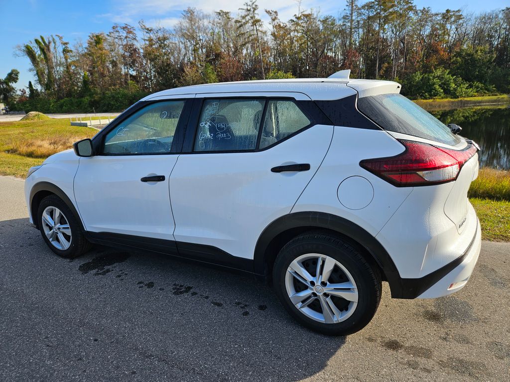 2021 Nissan Kicks S 3