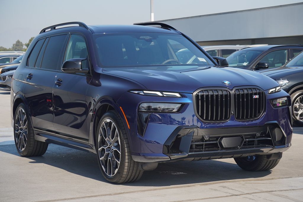 2025 BMW X7 M60i 3