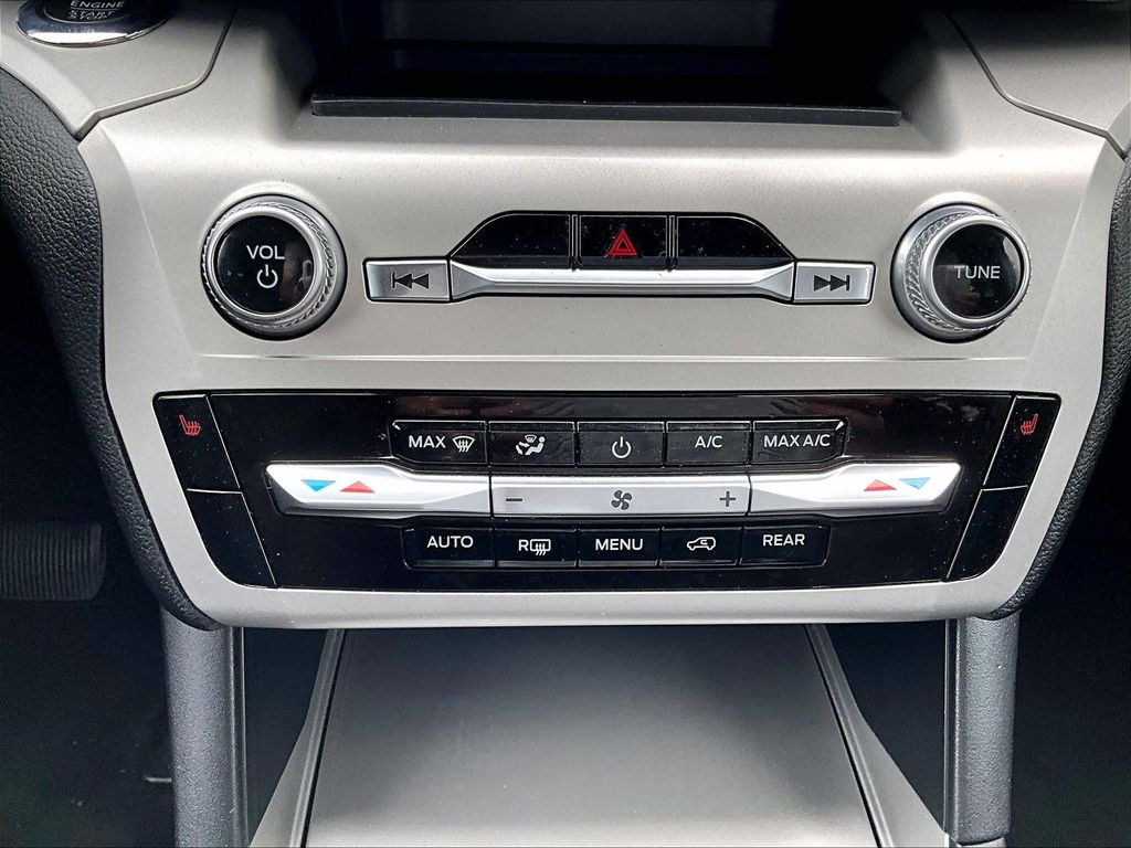 2022 Ford Explorer — photo 27