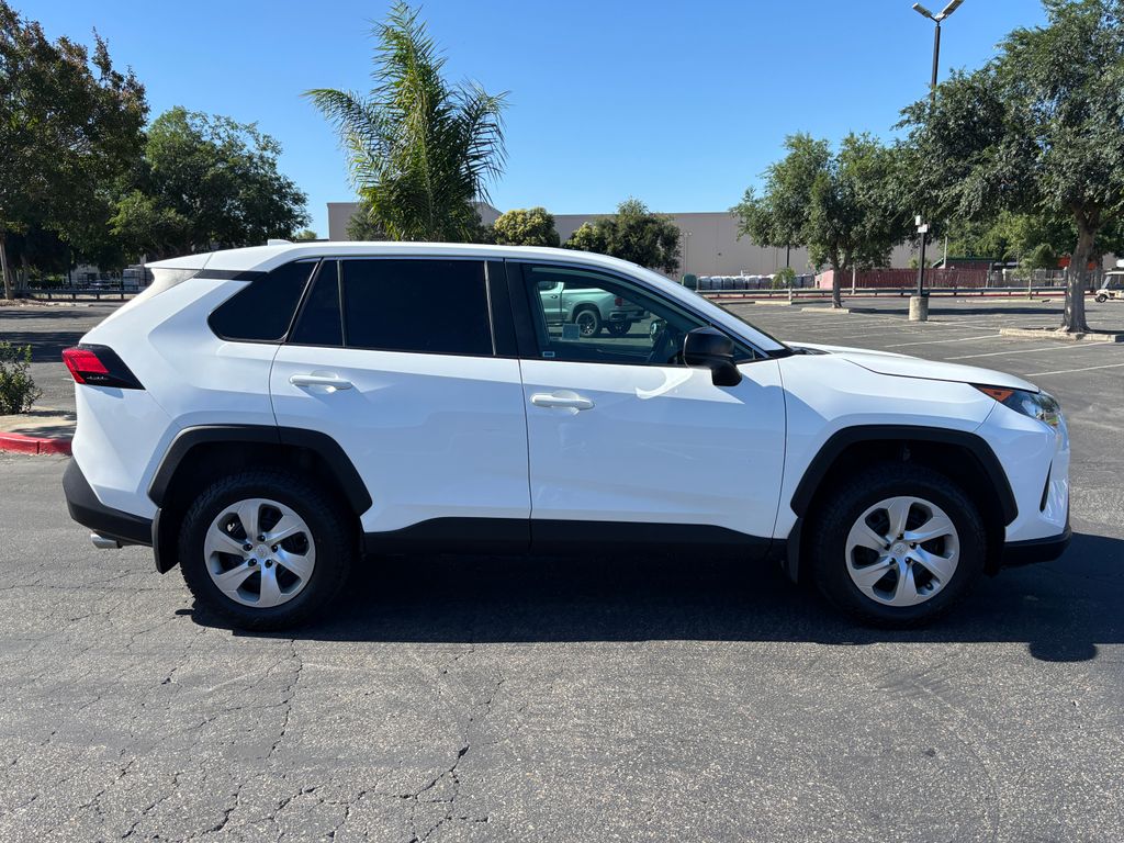Thumbnail: 2022 Toyota RAV4 - 4