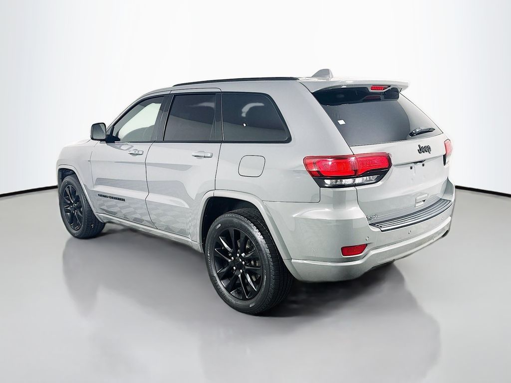 Used 2019 Gray Jeep Altitude image 5