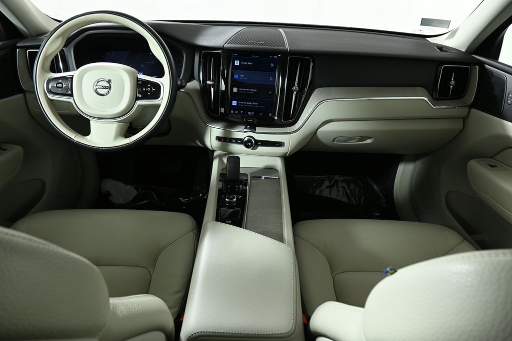 Thumbnail: 2023 Volvo XC60 - 4