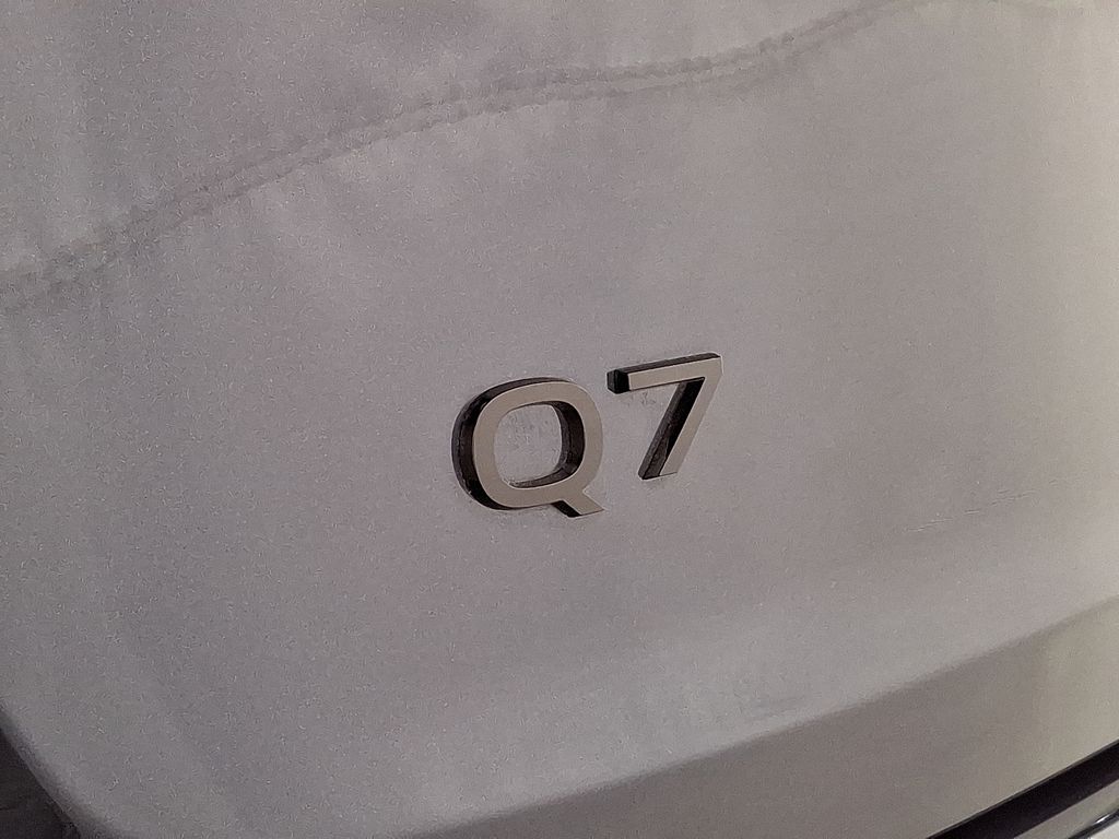 Thumbnail: 2025 Audi Q7 - 30