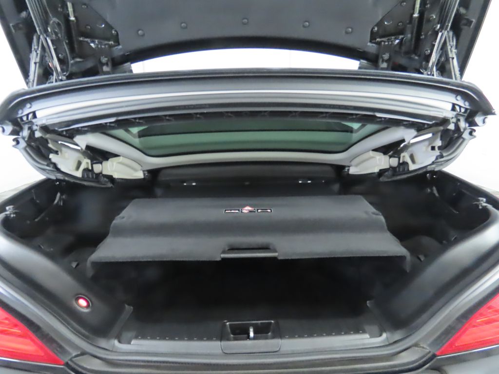 Thumbnail: 2013 Mercedes-Benz SL-Class - 32